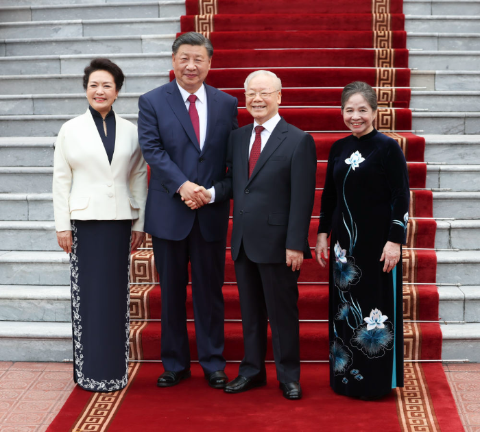 习近平同越共中央总书记阮富仲举行会谈.jpg