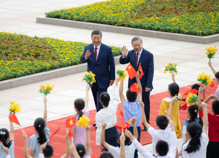 习近平同越共中央总书记、国家主席苏林会谈.jpg