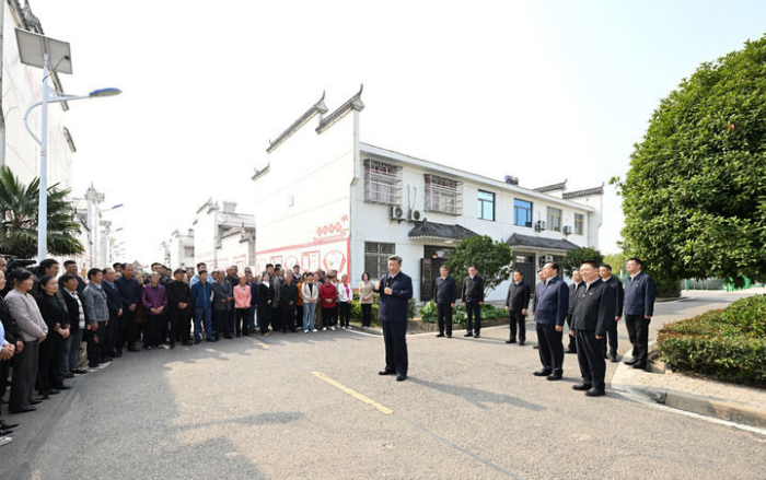 习近平在湖北考察时强调 鼓足干劲奋发进取 久久为功善作善成 奋力谱写中国式现代化湖北篇章.jpg